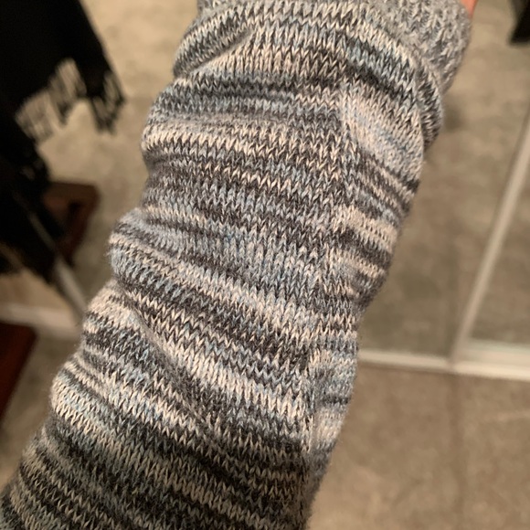 MODA Int. Sweater/Wrap - Picture 5 of 8